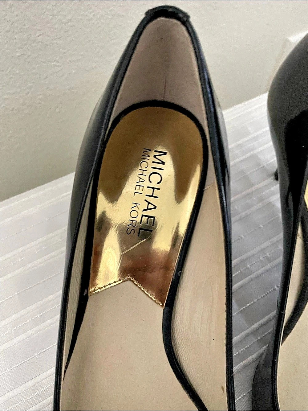 Michael Kors Flex Kitten-Heel Pump Black Pointed-Toe Pumps 7.5 - Picture 3 of 11